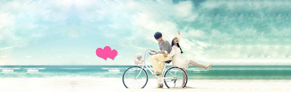 浪漫海边情侣骑单车