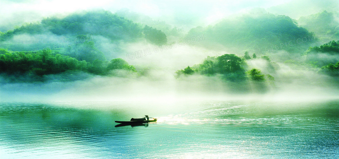 江边晨雾背景