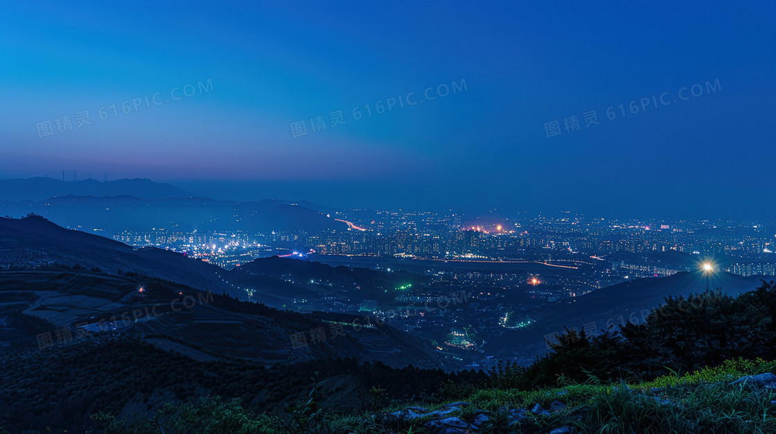 蓝色城市夜色天际线风景背景