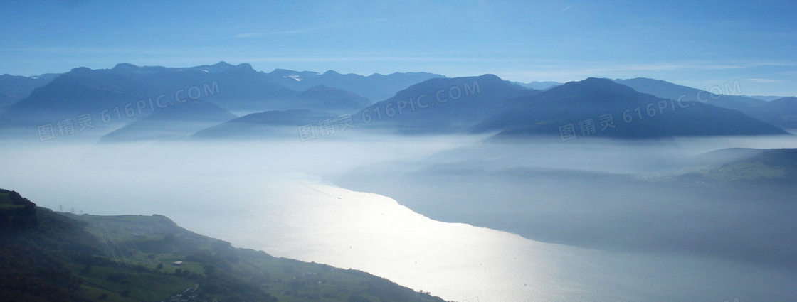 三峡远山