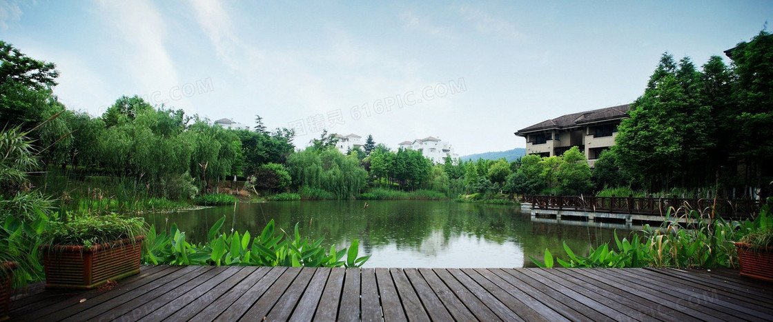 高清绿色湖泊木板背景