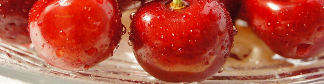 水果 进口食品 樱桃 新鲜 红色背景