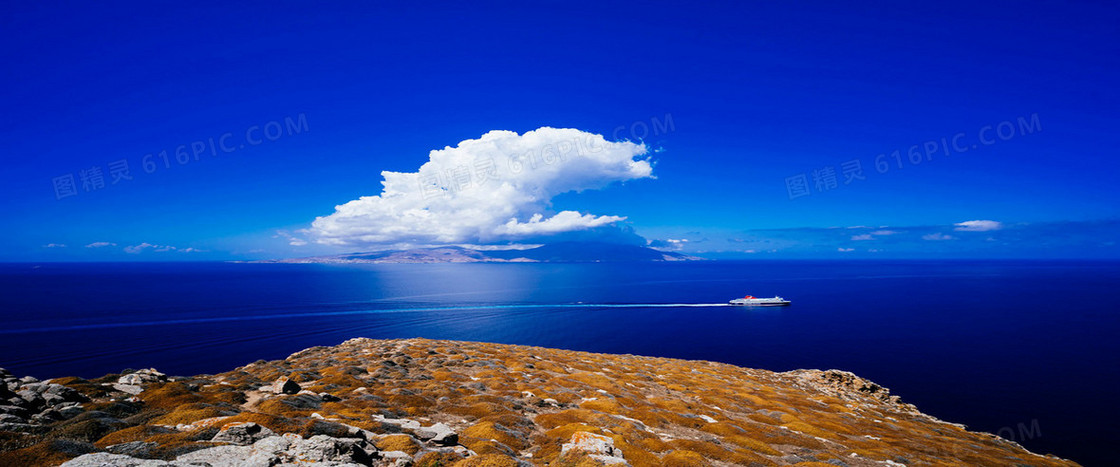 白云蓝海背景