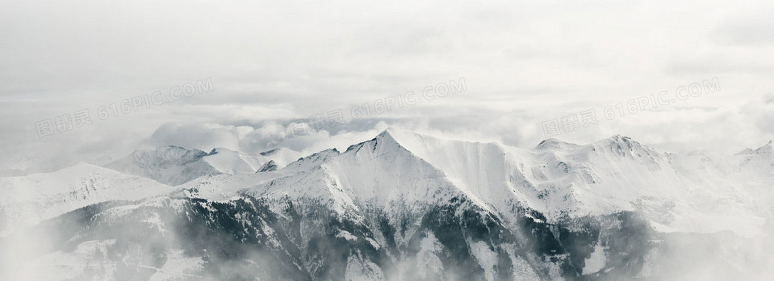 雪山背景图