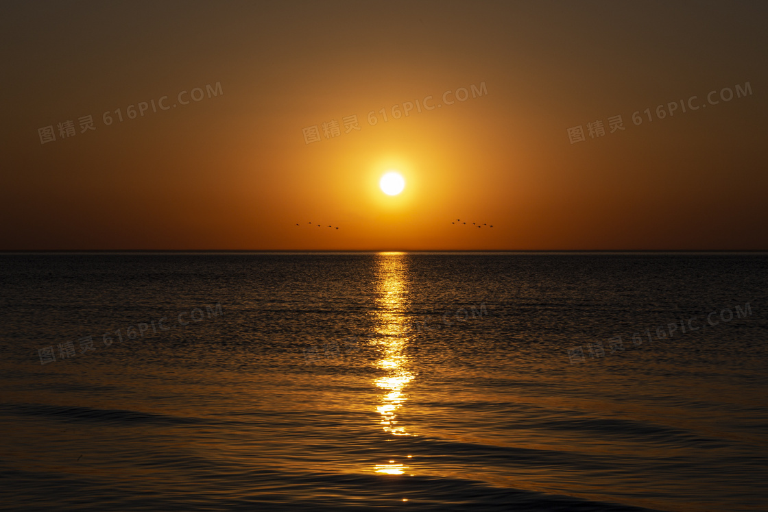 日落海平面风景图片