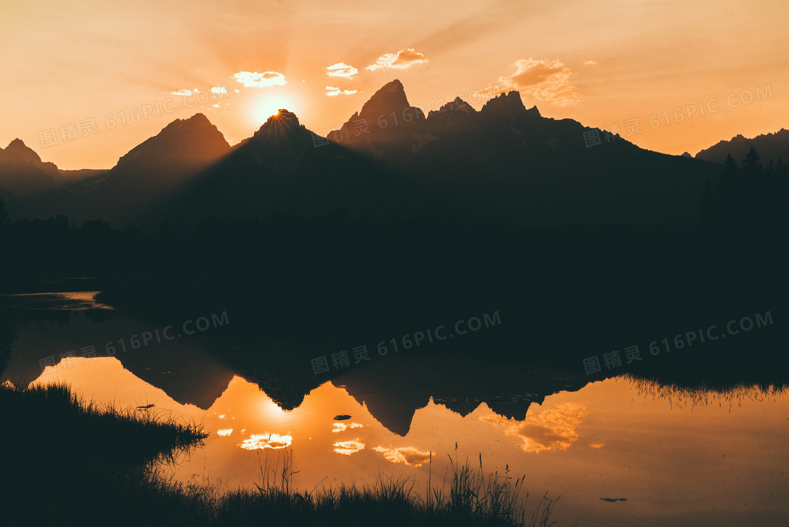 山水倒影唯美日落风景图片