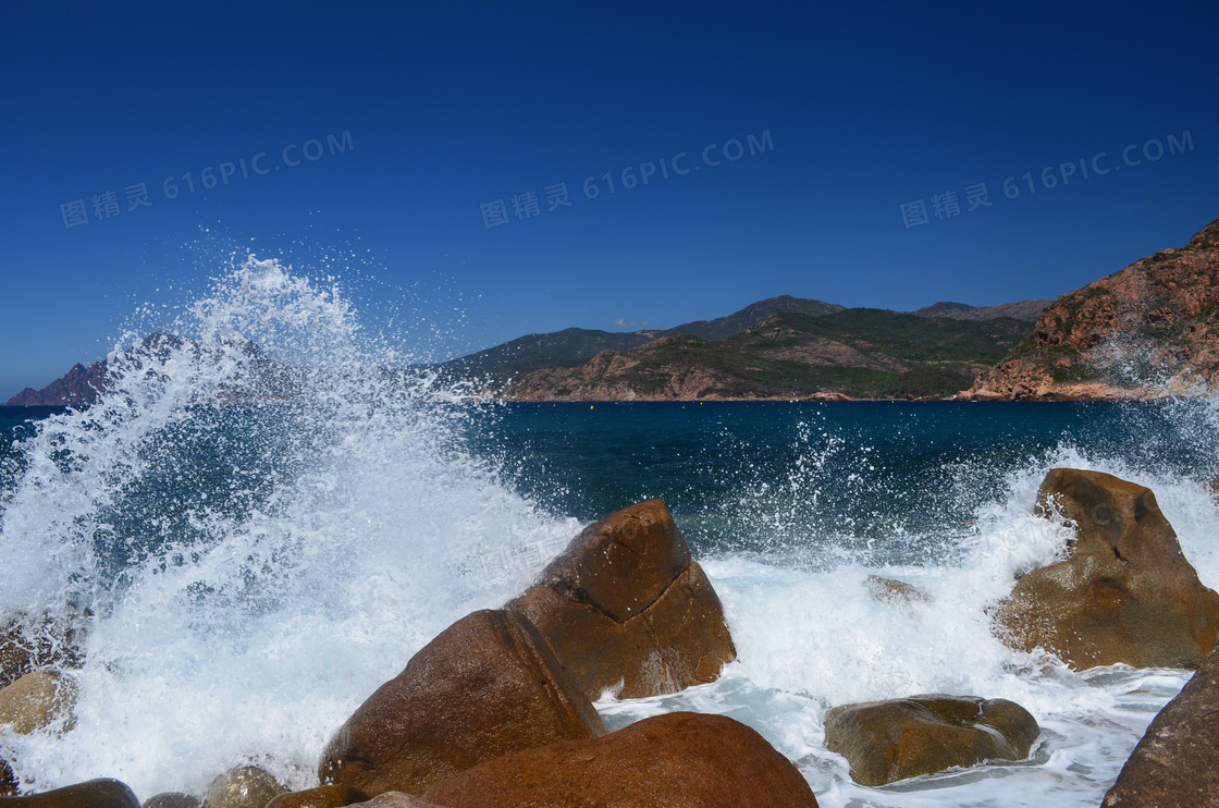 大海海浪岩石图片