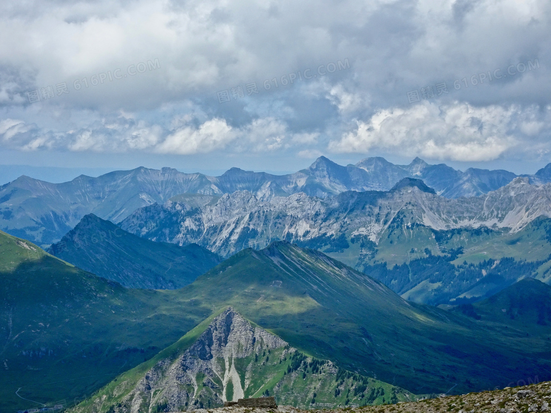 阿尔卑斯高山全景图片