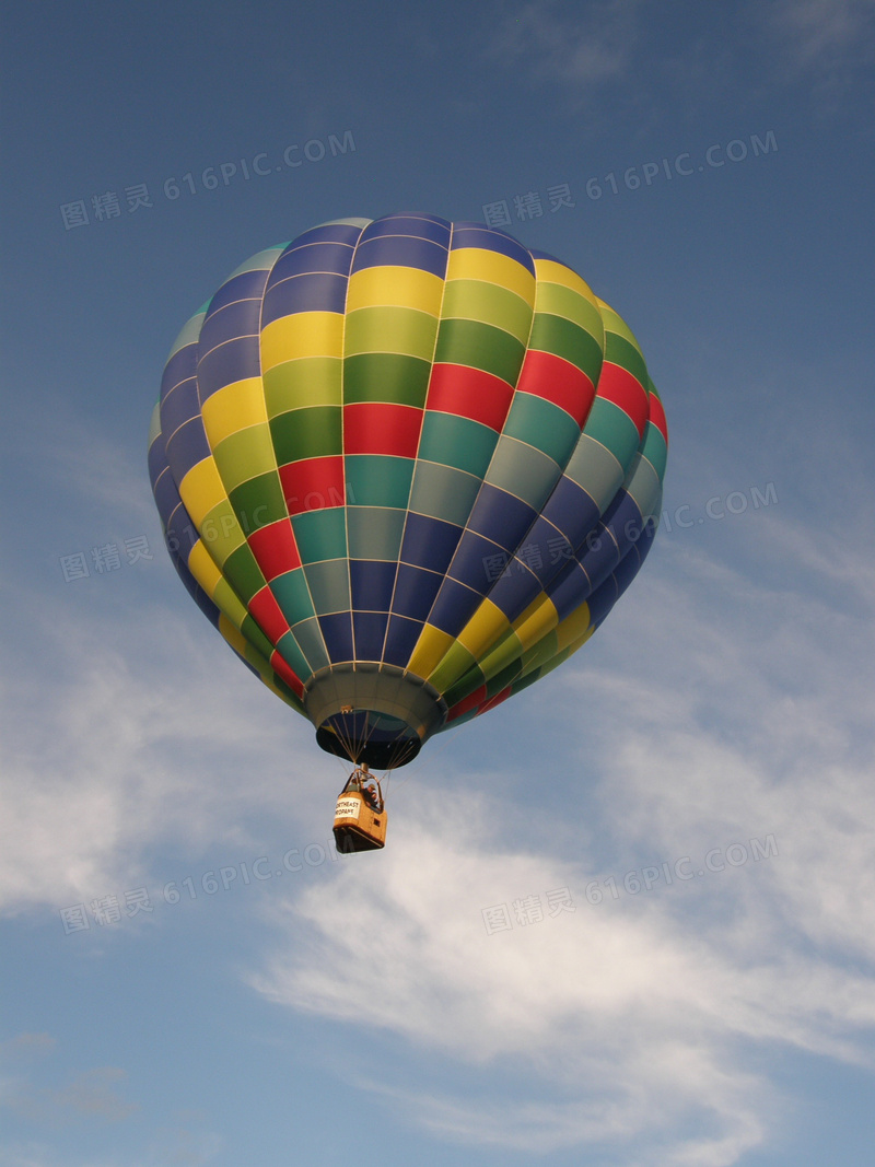 关键词:夏日热气球天空空中高空蓝天蓝色天空热气球气球彩色热气球