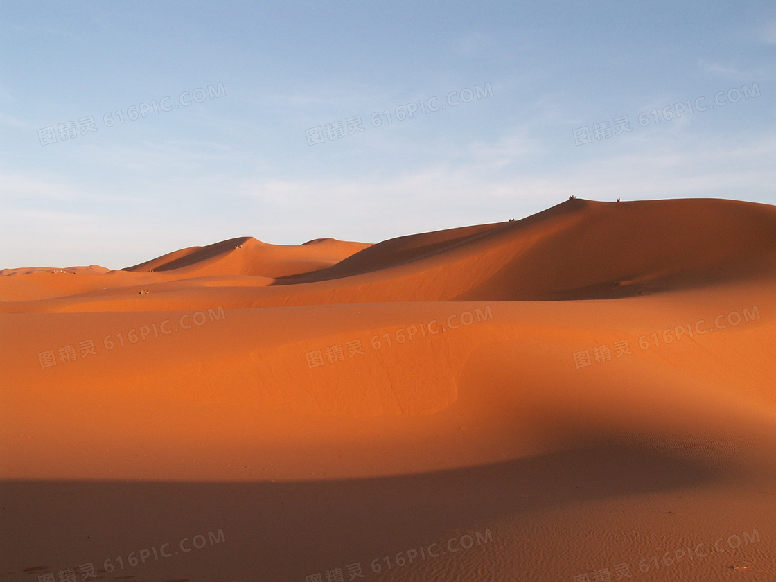 沙漠沙丘景观图片