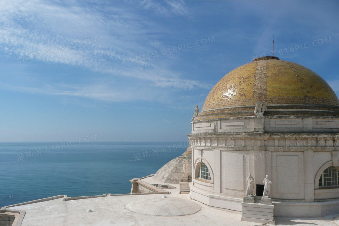 海边圆顶建筑图片