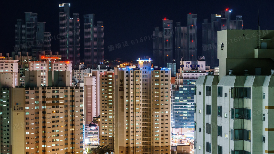 公寓高层大楼夜景图片