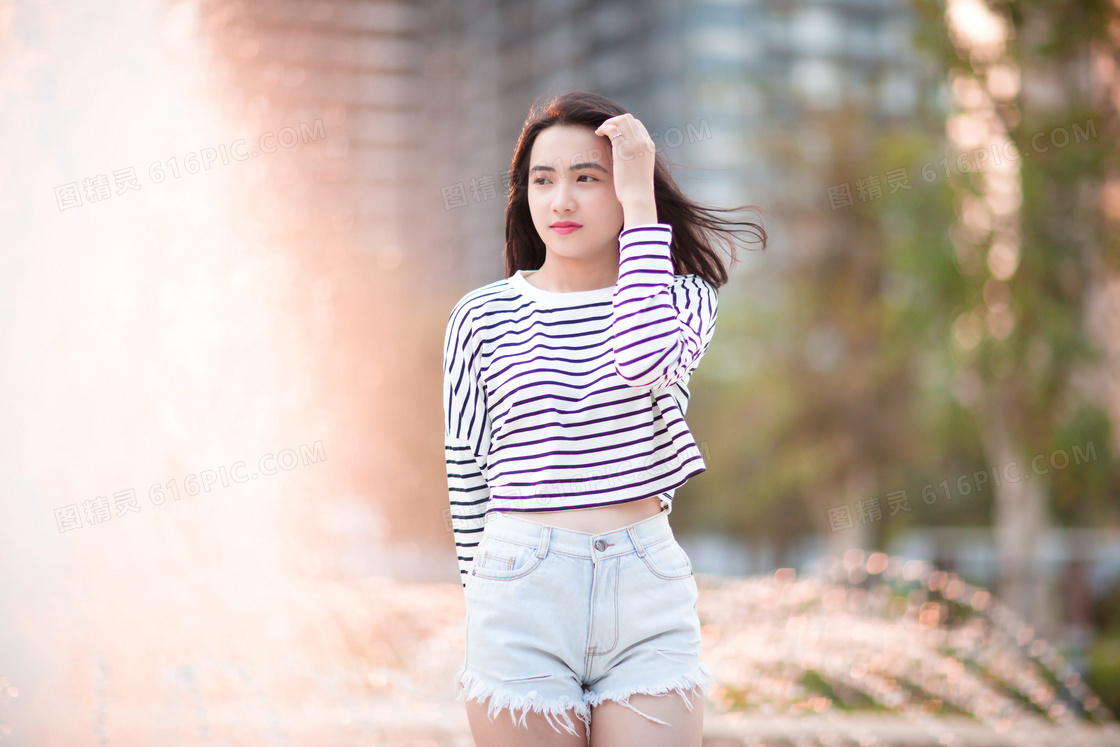 街拍亚洲热裤美女图片