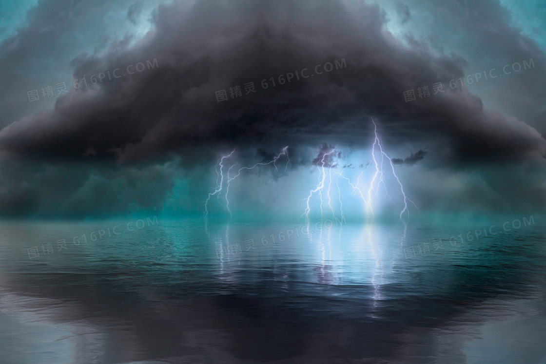湖面雷暴闪电图片