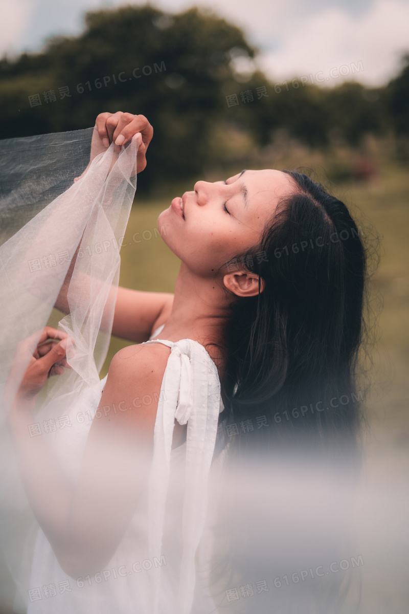 精美优优女人体艺术写真图片