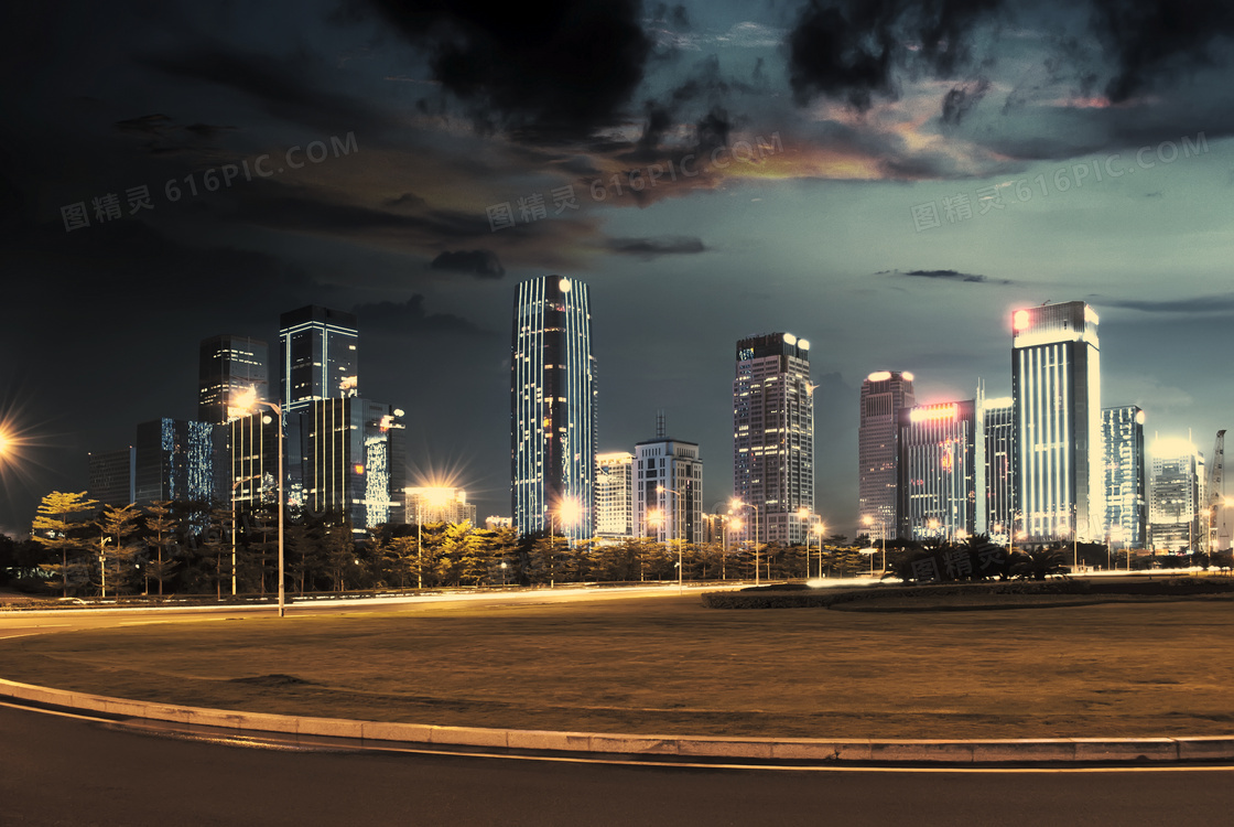 乌云下的城市夜晚风光摄影高清图片