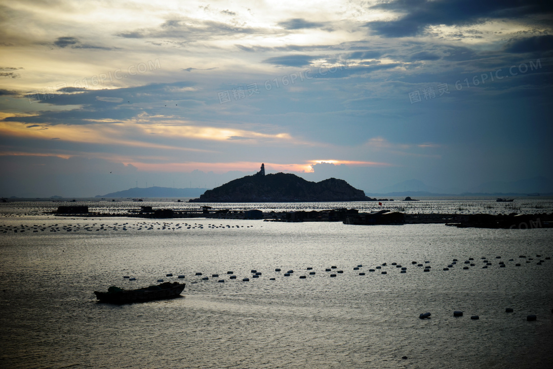 海边渔场夕阳景观高清摄影图片