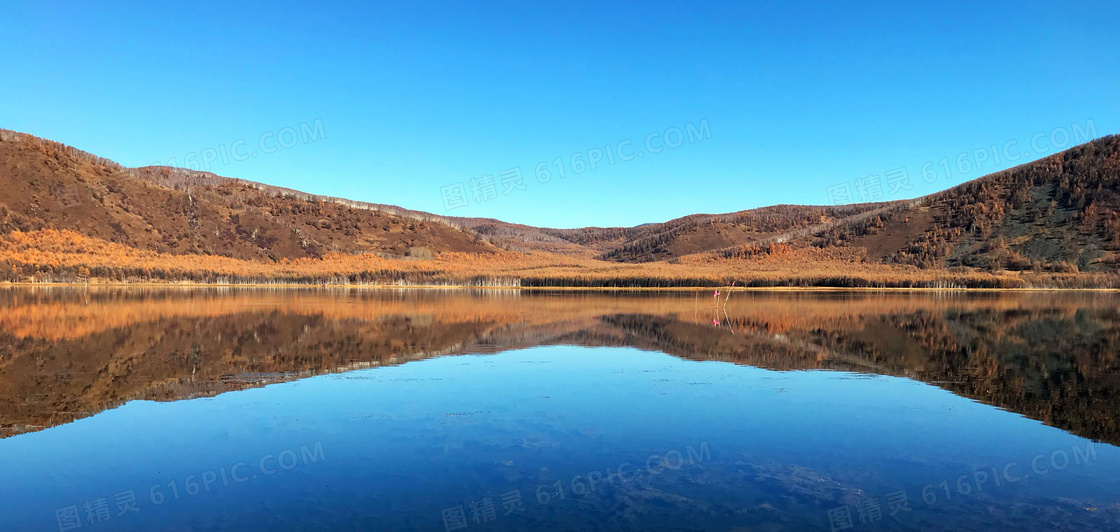 阿尔山秋季美丽的湖泊摄影图片