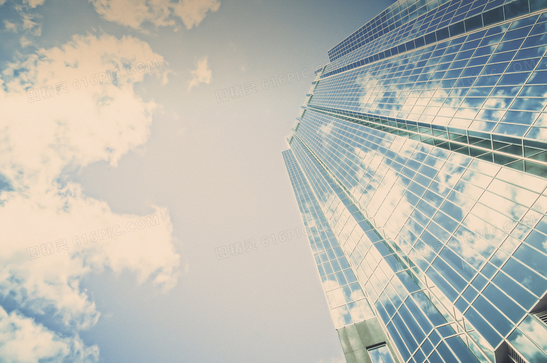 天空白云与建筑物外墙摄影高清图片