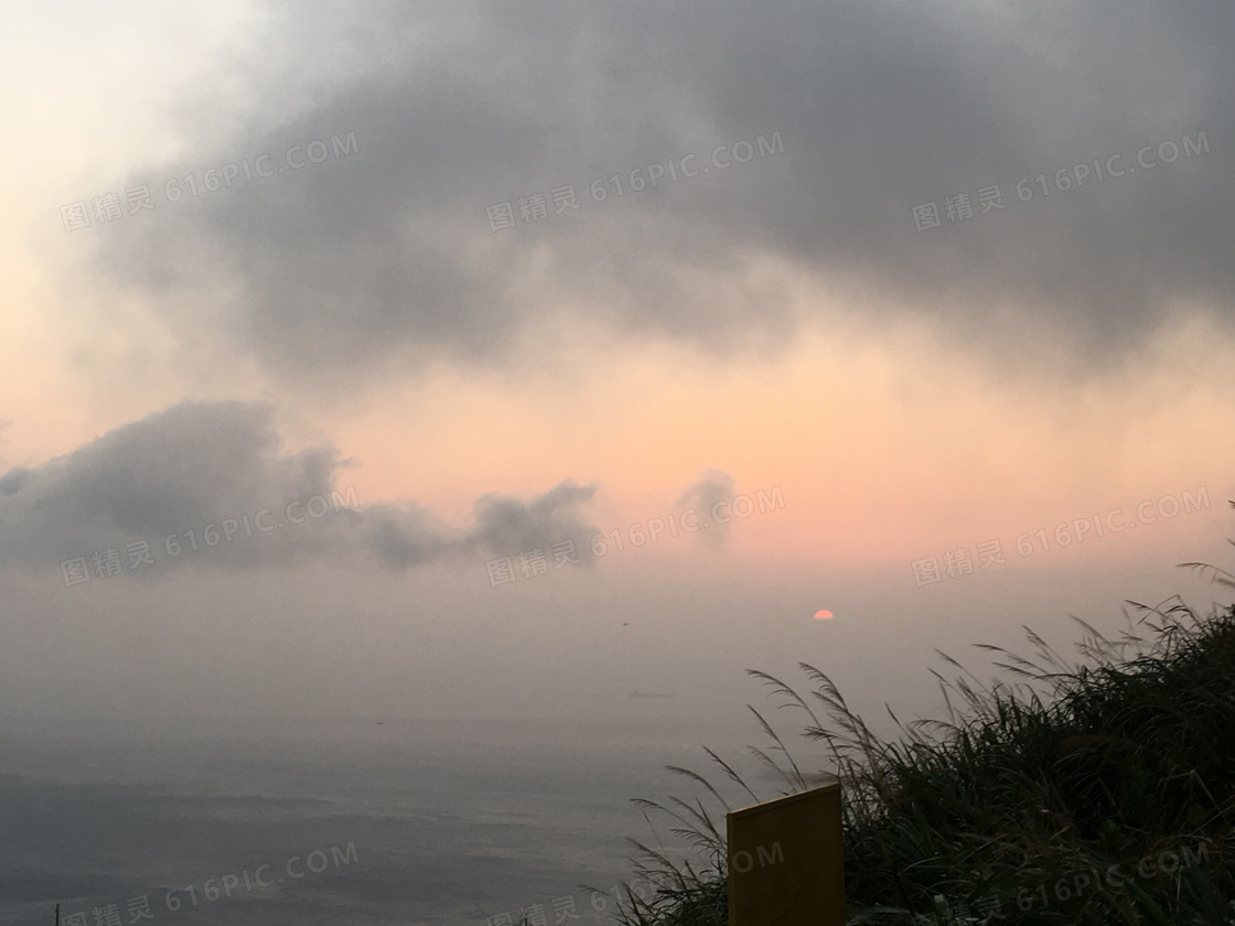 天空乌云海上日出风景摄影高清图片