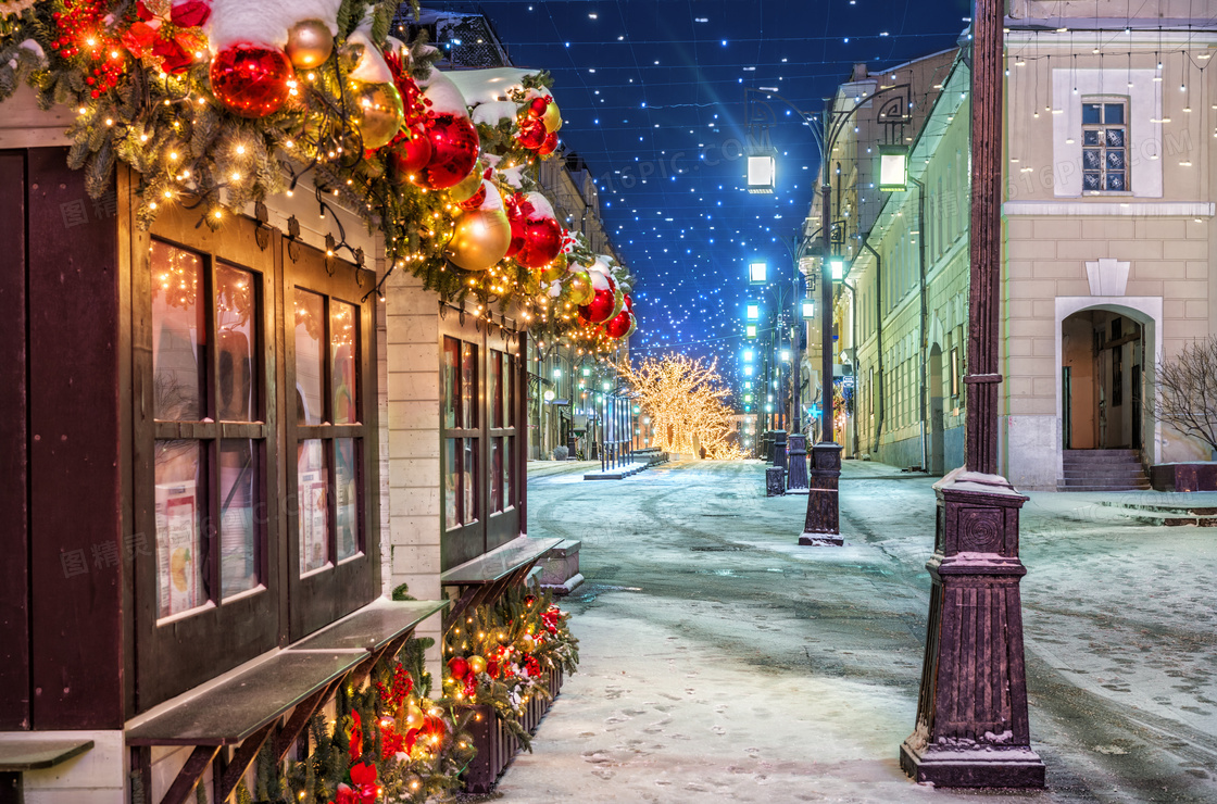 圣诞节气氛装饰的街景摄影高清图片