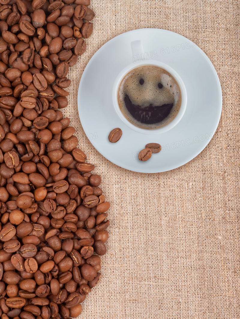 麻布纹理上的咖啡豆等摄影高清图片
