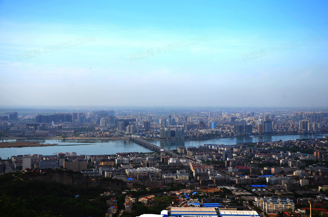 襄阳城市和河流全景摄影图片