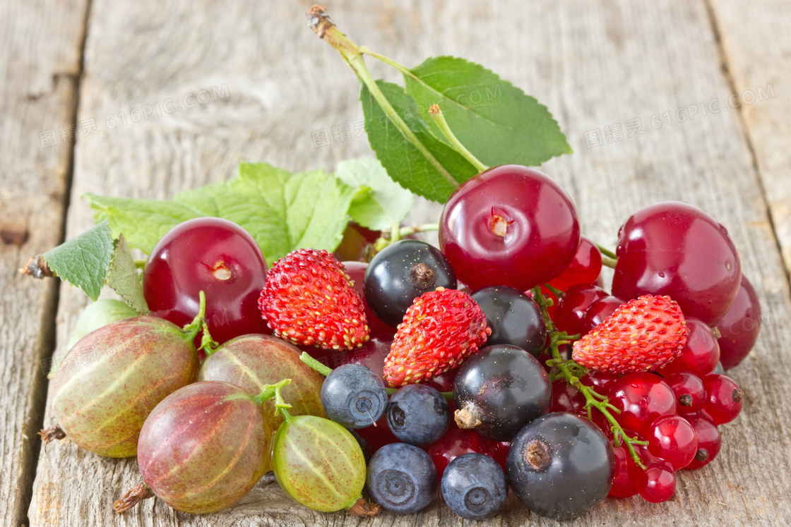 蓝莓草莓与醋栗等水果摄影高清图片