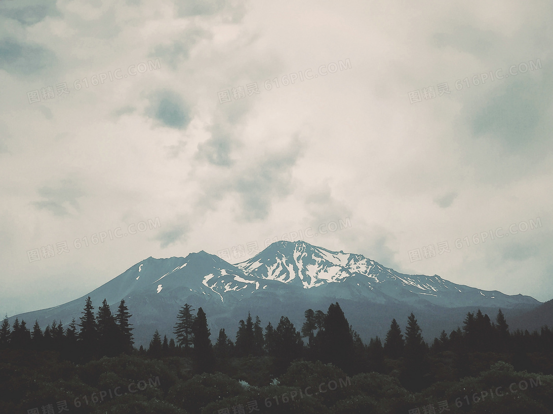 天空白云大山树木风景摄影高清图片