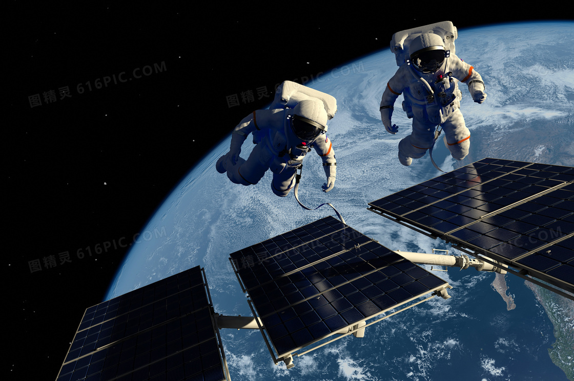 在对空间站做维护的宇航员高清图片