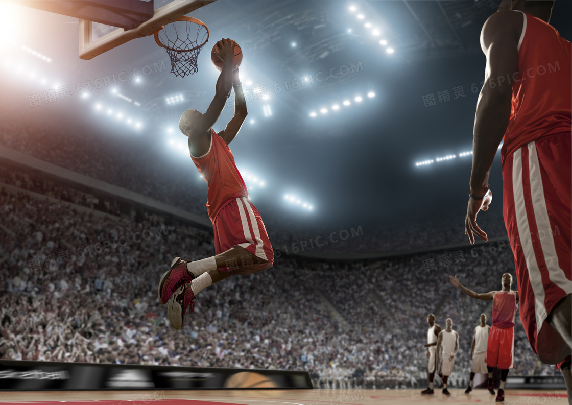 灯光照耀下的篮球比赛摄影高清图片