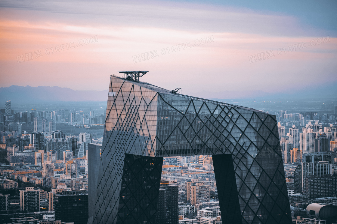 黄昏晚霞与城市建筑物摄影高清图片