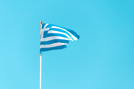 旗杆上的希腊国旗图片