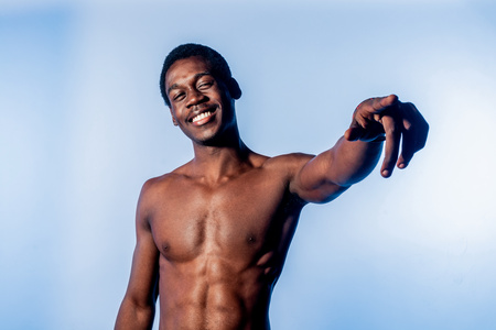 非洲gogo男人体艺术图片