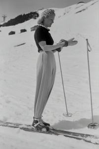 滑雪场高清美女图片