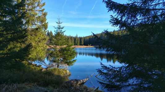 自然山水湖泊图片