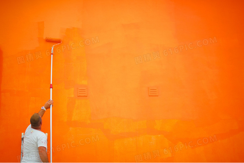 刷墙的男人橙色海报背景
