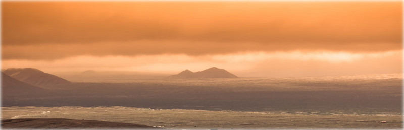 夕阳远山海报背景