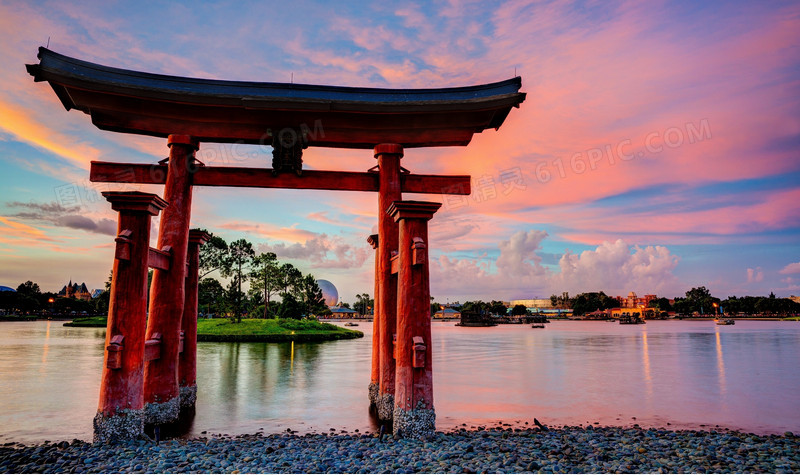 红色云彩海面风景