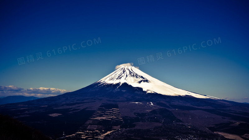 蓝天阳光雪山壁纸