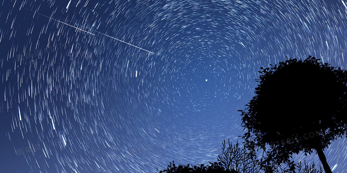 蓝色写实风格星空星轨背景