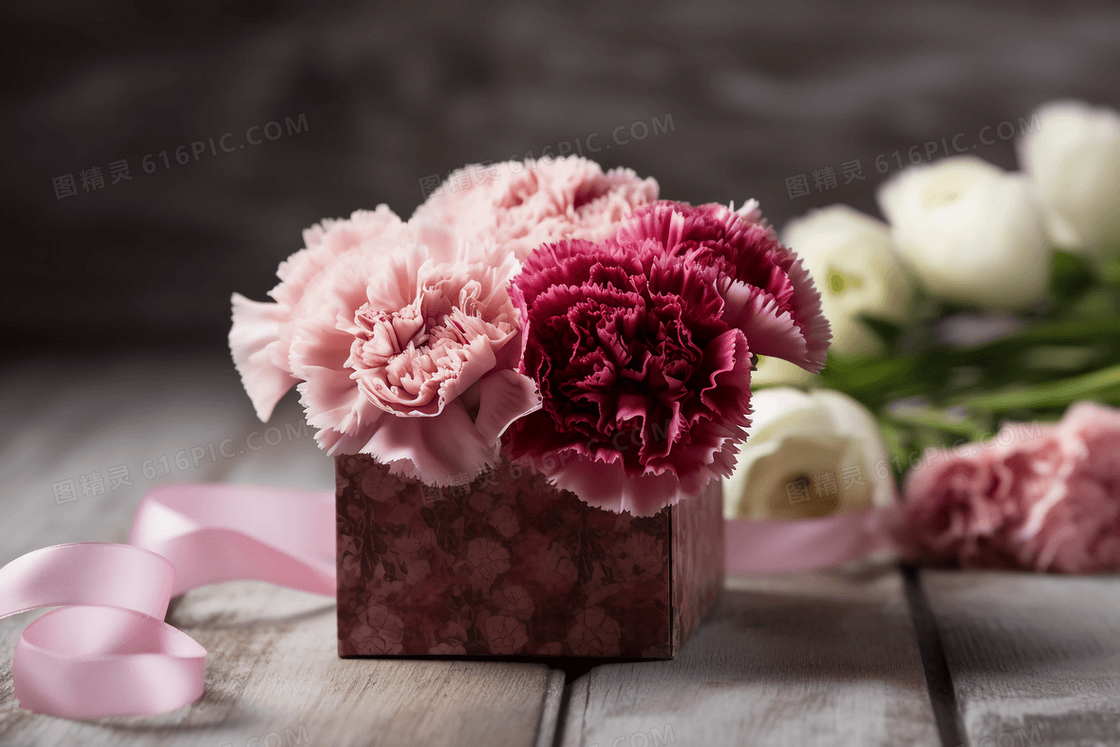 一束康乃馨花束摆放在桌子上