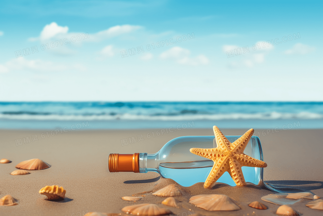 有一个玻璃漂流瓶在金色的沙滩上