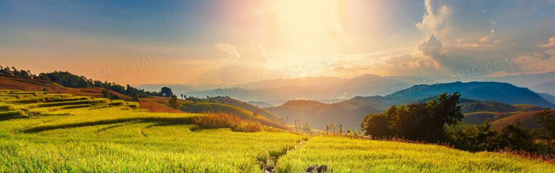 秋天山上背景