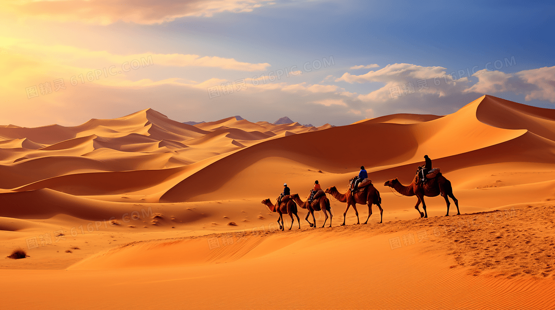 金色沙漠骑在骆驼山的游客特写图片
