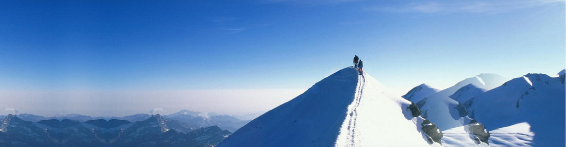 雪山户外背景图