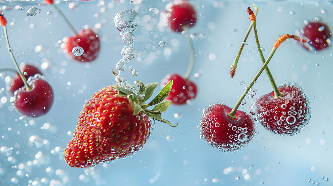 夏季清凉清洗草莓水果背景