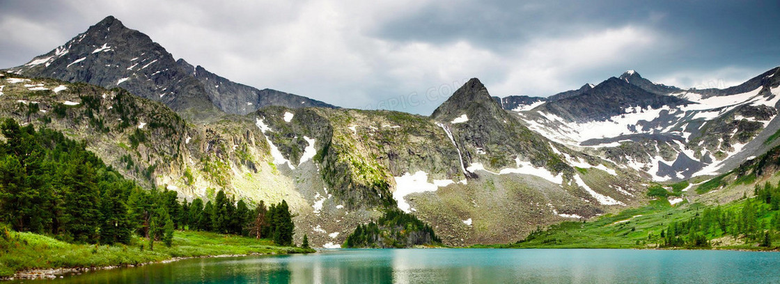 群山高山海报