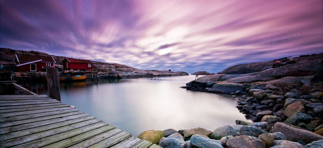 风景天空红云湖面背景