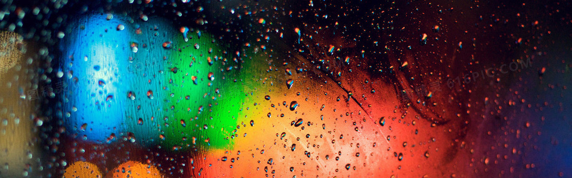 窗户雨滴图片